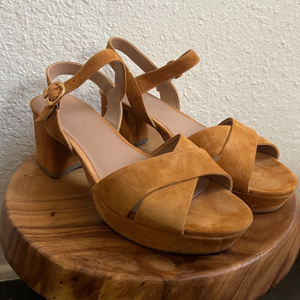 Aerosoles Cosmos Heels in Tan Suede